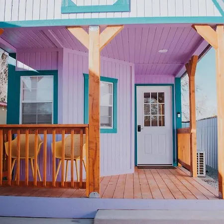 Agave Tiny House At Cactus Flower-Hot Tub-Pet Friendly-No Pet Fees!